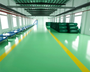 Conductive epoxy flake flooring system with decorative finish for technical and commercial environments