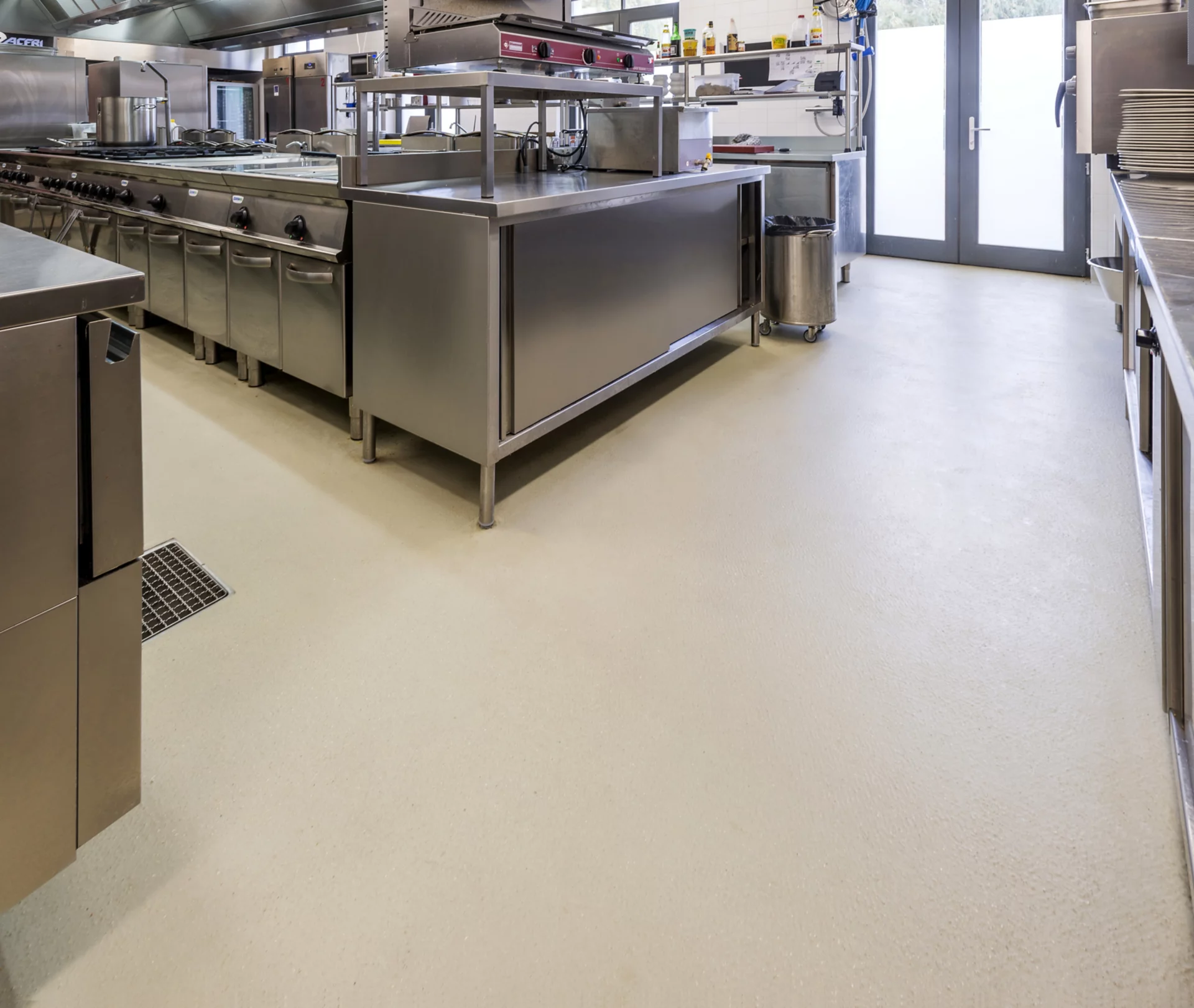 Hygienic and slip-resistant flooring for food and beverage processing plants